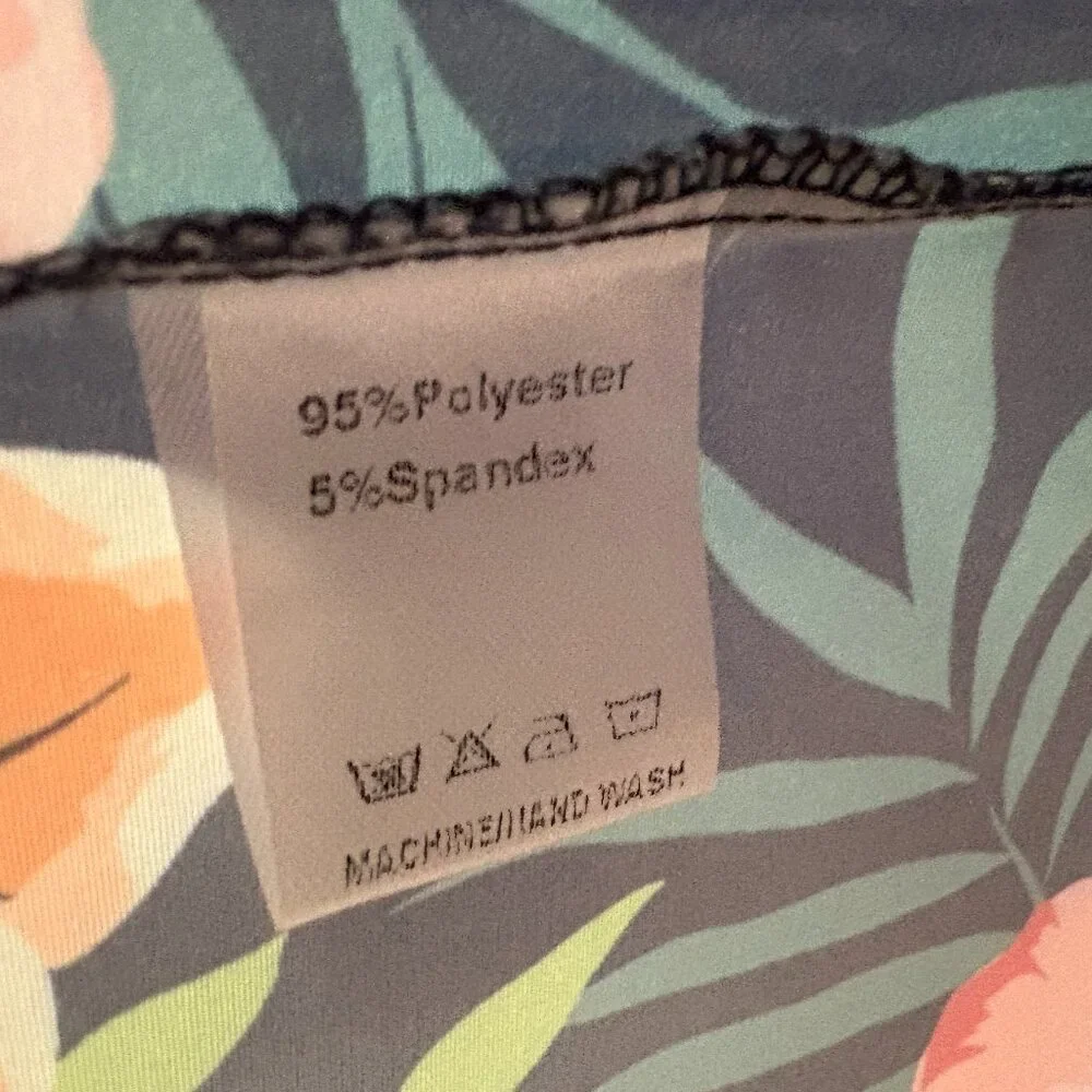 Ladies' Hawaiian Button Down Shirts, Bundle of 2, Size L - Picture 11 of 14